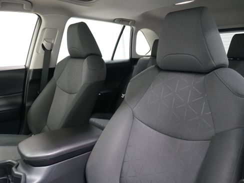 Used 2023 Toyota RAV4 XLE w/ Convenience Package image 10