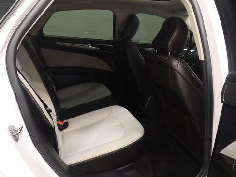 Used 2020 Ford Fusion SE w/ Equipment Group 151A image 16