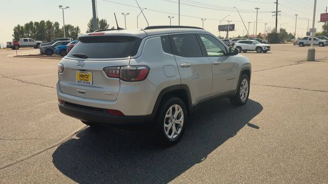 Used 2024 Jeep Compass Latitude AWD/4WD image 8
