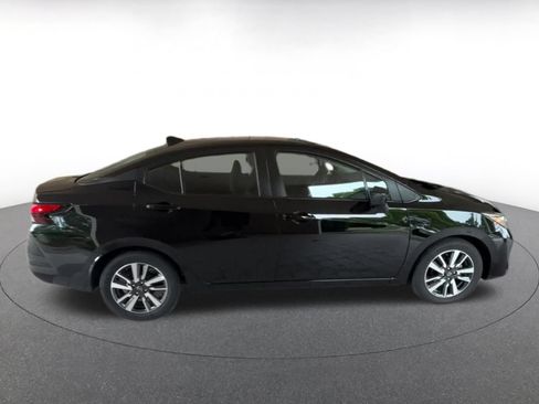 Used 2025 Nissan Versa SV FWD image 15