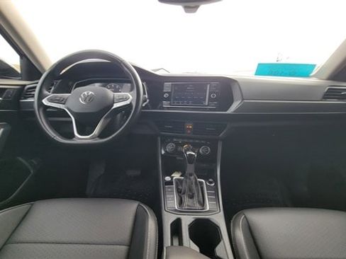 Used 2024 Volkswagen Jetta SE image 14