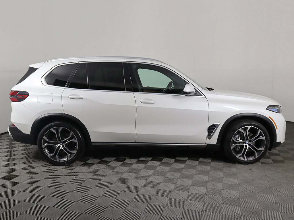 Used 2024 BMW X5 xDrive40i w/ Premium Package AWD/4WD image 18