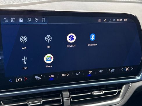 New 2026 Chevrolet Equinox EV LT image 18