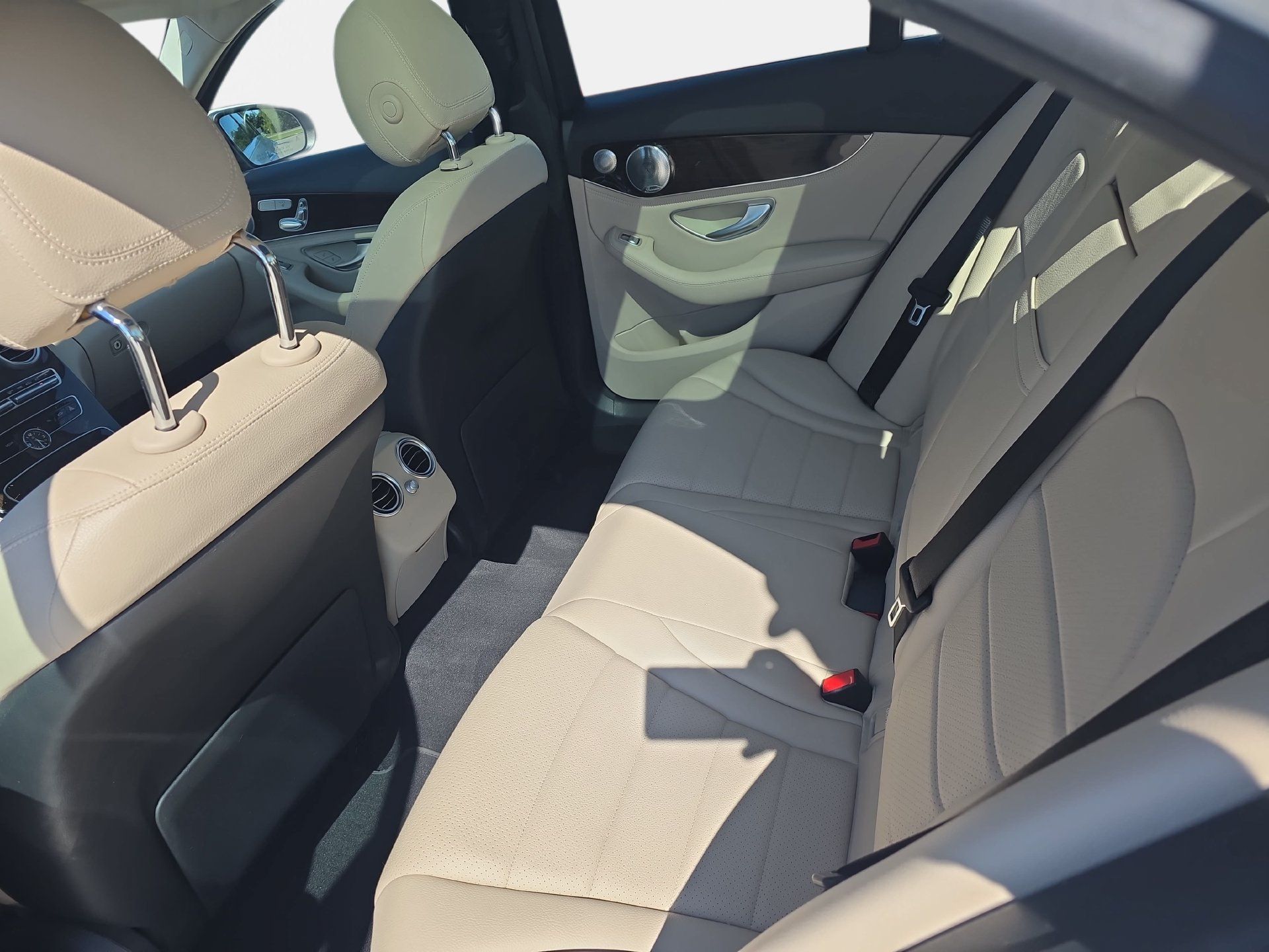 Used 2015 Mercedes-Benz C 300 Sedan image 13