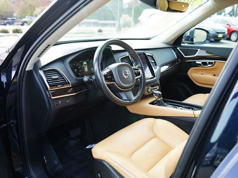 Used 2016 Volvo XC90 T6 Momentum w/ Momentum Plus Package image 15