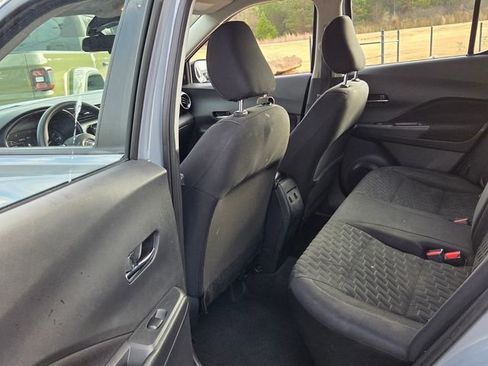 Used 2021 Nissan Kicks SV image 8