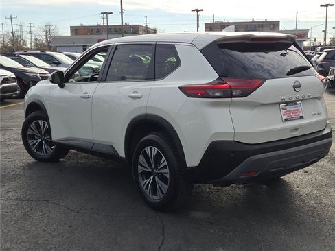 Used 2023 Nissan Rogue SV image 16