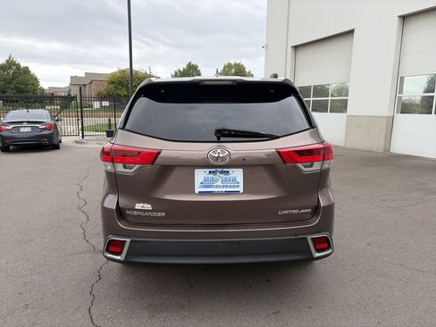 Used 2019 Toyota Highlander Limited Platinum AWD/4WD image 8