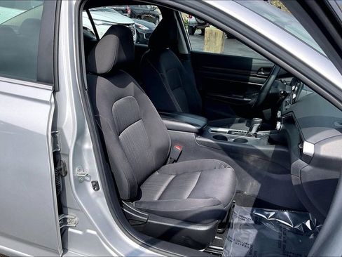 Used 2023 Nissan Altima 2.5 S FWD image 30