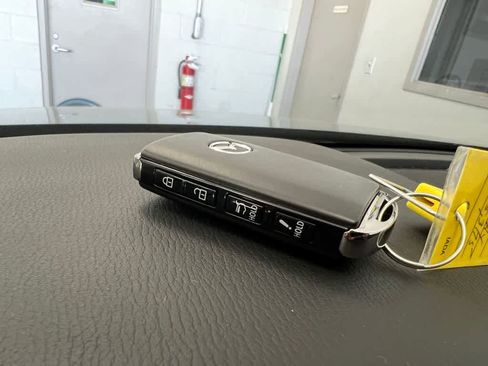 Used 2025 MAZDA CX-5 Carbon Edition image 33