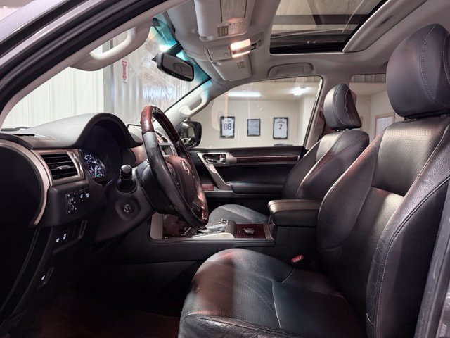 Used 2018 Lexus GX 460 Premium w/ Premium Package AWD/4WD image 12