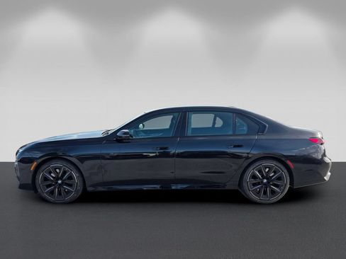 Used 2026 BMW 760i xDrive w/ Executive Package AWD/4WD image 7