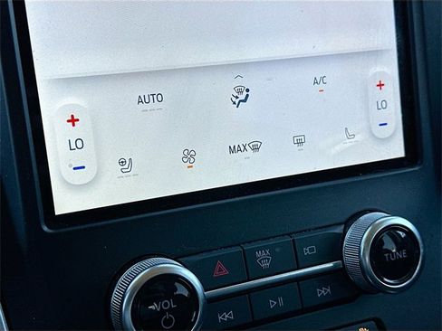 Used 2024 Ford Edge SEL w/ Sport Appearance Package image 15