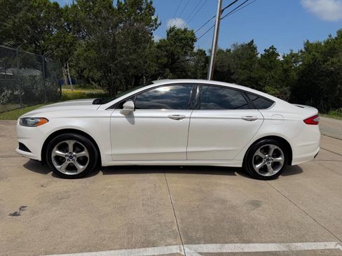 Used 2015 Ford Fusion SE FWD image 6