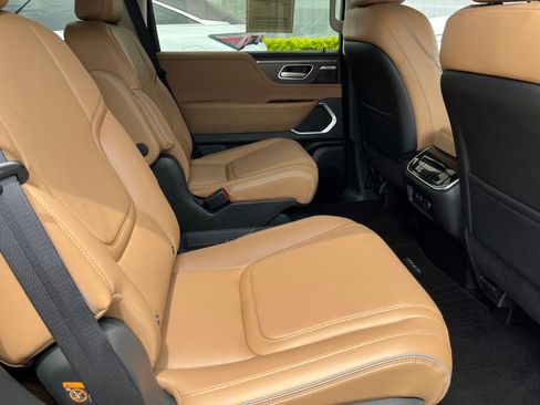 Certified 2026 INFINITI QX80 Luxe w/ Cargo Package AWD/4WD image 23