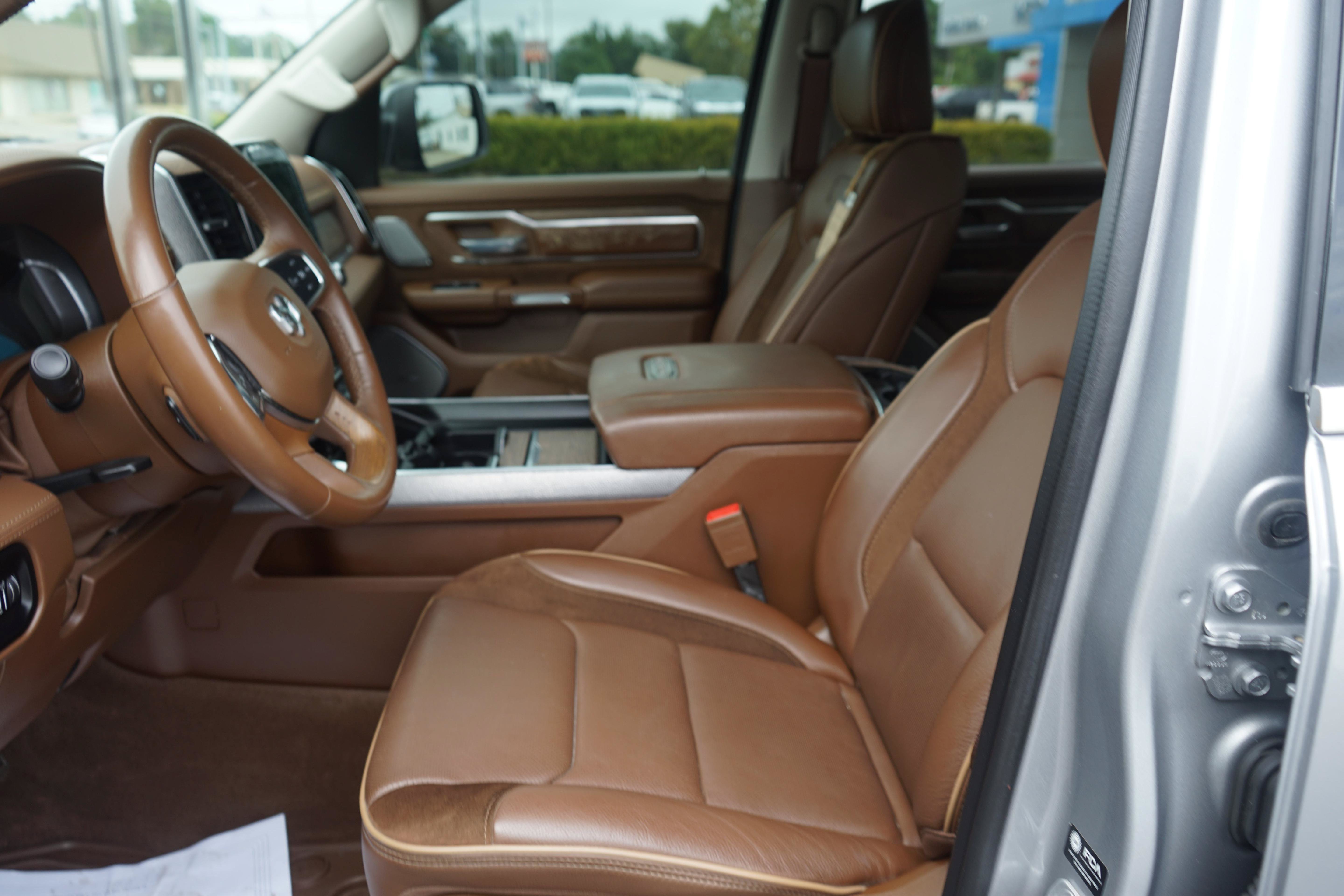 Used 2024 RAM 1500 Limited AWD/4WD image 9