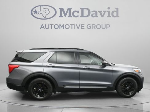 Used 2021 Ford Explorer XLT RWD image 9