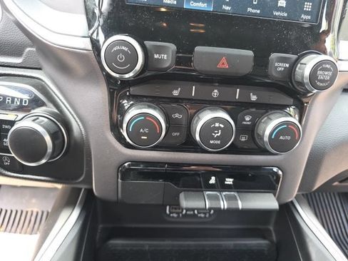 Used 2023 RAM 1500 Big Horn AWD/4WD image 6