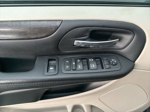 Used 2017 Dodge Grand Caravan SE w/ Power Window Group image 11