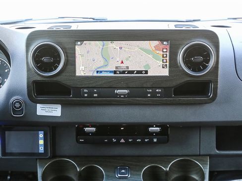 Used 2023 Mercedes-Benz Sprinter 2500 image 16