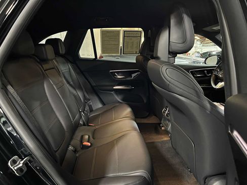 Used 2025 Mercedes-Benz GLC 300 image 13