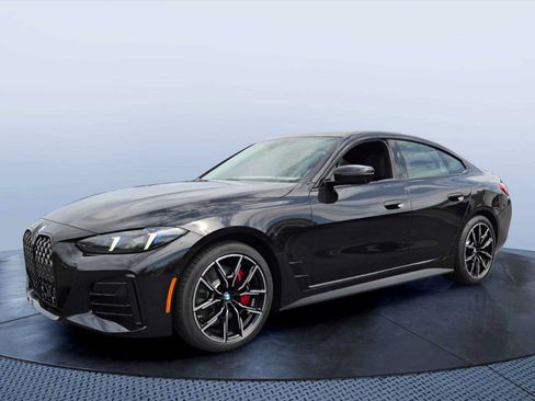 New 2026 BMW 430i xDrive w/ M Sport Package AWD/4WD image 2
