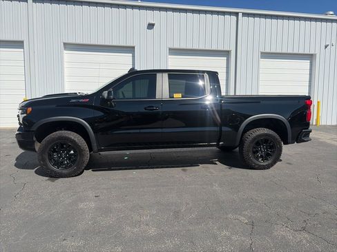 Used 2025 Chevrolet Silverado 1500 ZR2 w/ Technology Package image 4