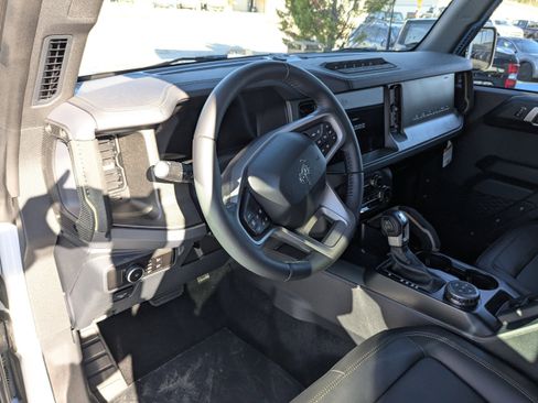 New 2025 Ford Bronco Badlands w/ Sasquatch Package image 17
