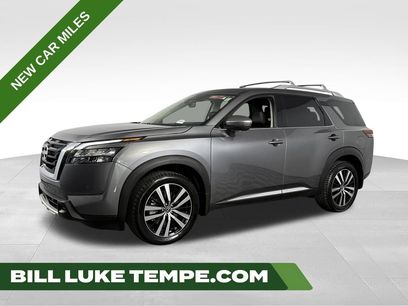 Used 2025 Nissan Pathfinder Platinum w/ Cargo Package