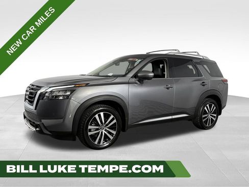 Used 2025 Nissan Pathfinder Platinum w/ Cargo Package AWD/4WD image 1