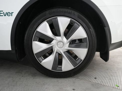 Used 2022 Tesla Model Y Long Range AWD/4WD image 9