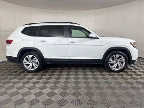 Used 2023 Volkswagen Atlas SE w/ Panoramic Sunroof Package AWD/4WD image 2