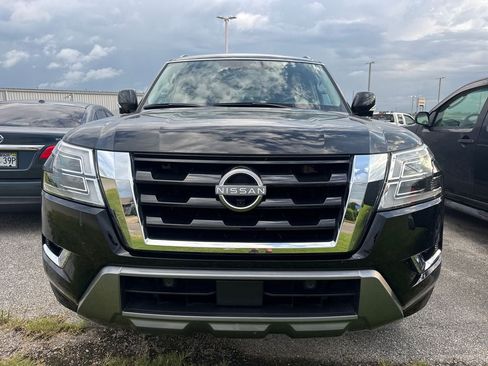 Used 2023 Nissan Armada SL w/ Captain's Chairs Package AWD/4WD image 2
