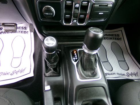 Used 2019 Jeep Wrangler Unlimited Sport S image 15