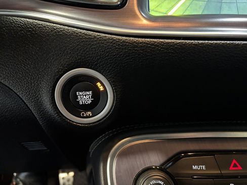 Used 2017 Dodge Challenger R/T image 20