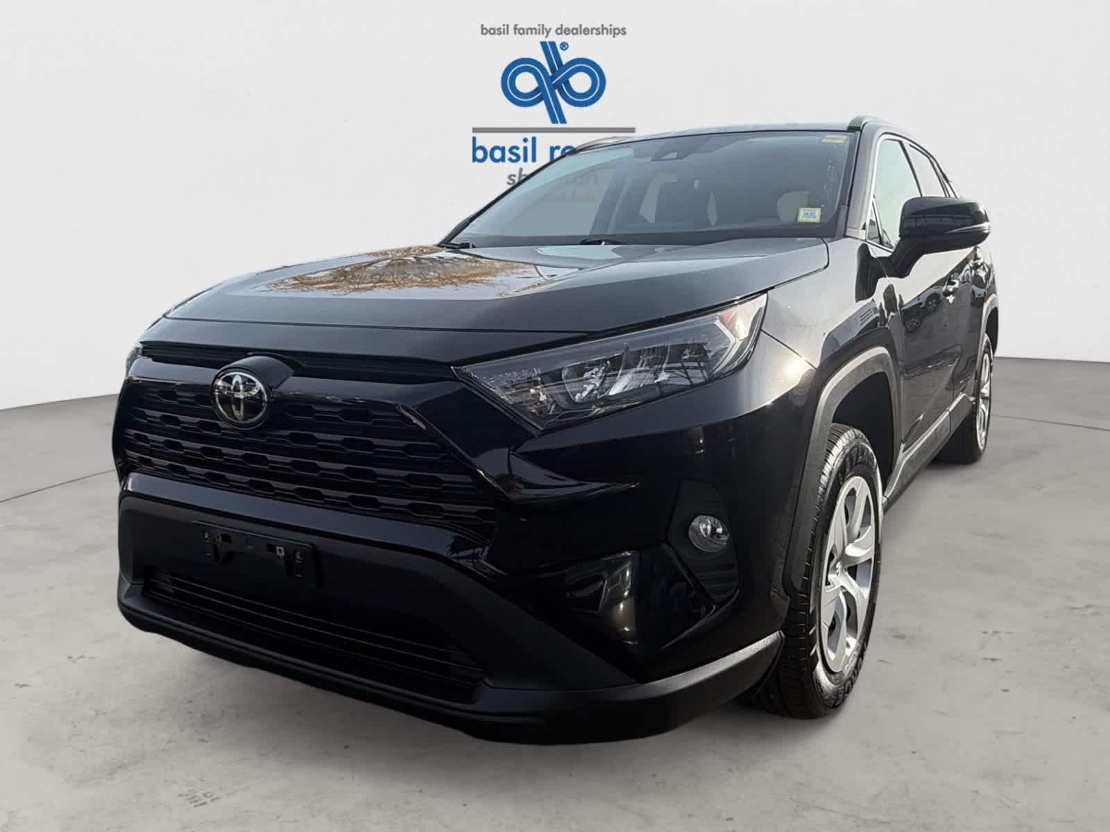 Used 2021 Toyota RAV4 LE w/ Carpet Mat Package (TMS) AWD/4WD image 2