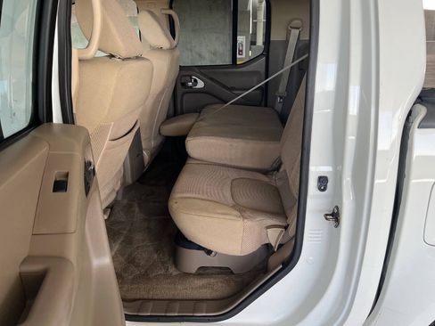 Used 2016 Nissan Frontier SV RWD image 16
