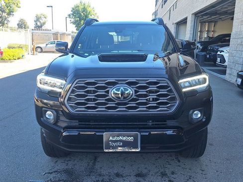 Used 2022 Toyota Tacoma TRD Sport w/ Technology Package image 2