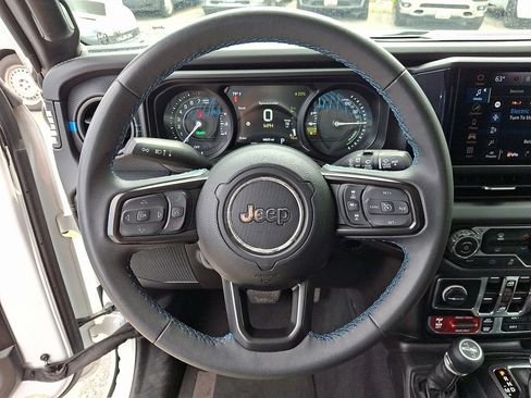 Used 2024 Jeep Wrangler Unlimited Rubicon 4xe AWD/4WD image 16