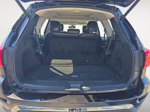 Used 2020 Nissan Pathfinder Platinum AWD/4WD image 14