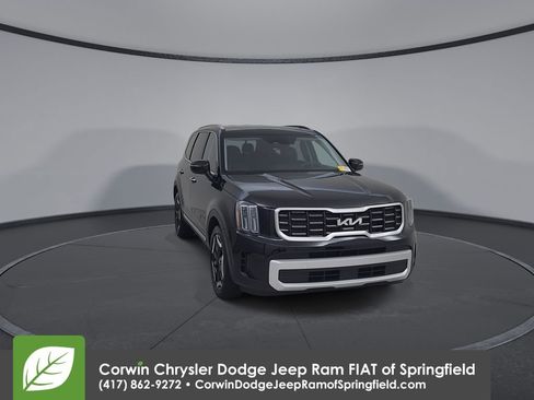 Used 2025 Kia Telluride S AWD/4WD image 3