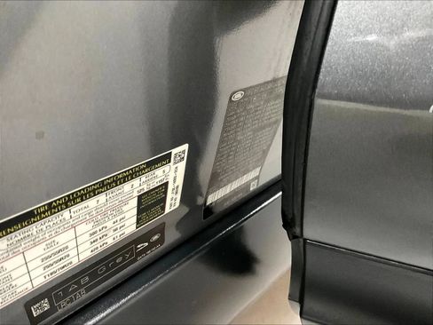 Used 2019 Land Rover Discovery HSE AWD/4WD image 34