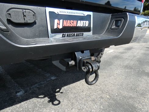 Used 2018 Toyota Tundra SR5 w/ TRD Off Road Package image 26