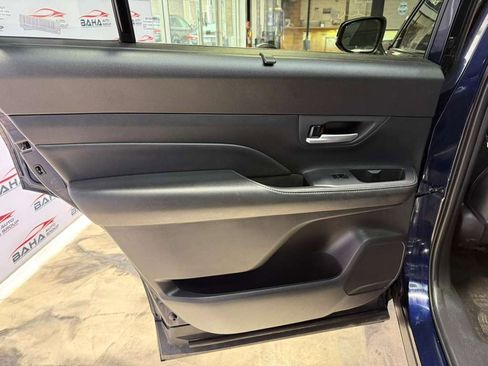 Used 2025 Toyota Grand Highlander AWD image 37