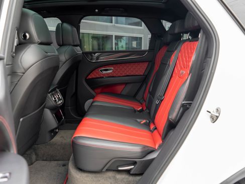 Used 2021 Bentley Bentayga Speed AWD/4WD image 25