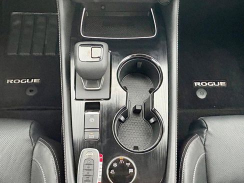 Used 2024 Nissan Rogue Platinum w/ Platinum Premium Package image 14