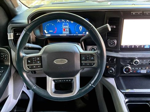 Used 2024 Ford F450 Limited image 10