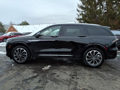 Certified 2024 Lincoln Nautilus Reserve w/ Equipment Group 202A image 4