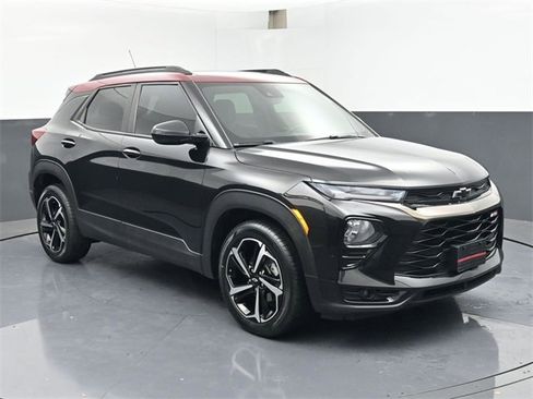 Used 2021 Chevrolet TrailBlazer RS w/ Technology Package image 2