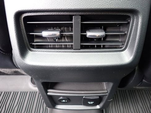 Used 2024 Ford Edge SEL w/ Convenience Package AWD/4WD image 17